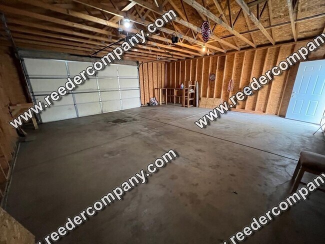 Building Photo - Updated 3 bedroom 2 bathroom ranch