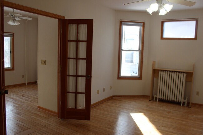 Building Photo - 715 22nd Ave E