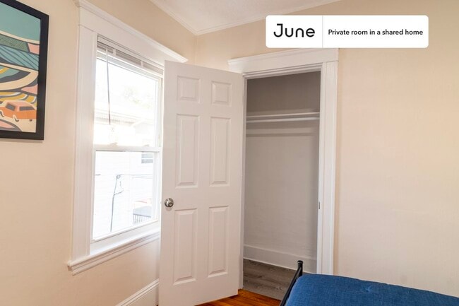 Photo - Private bedroom in 6 bed/2 bath Home