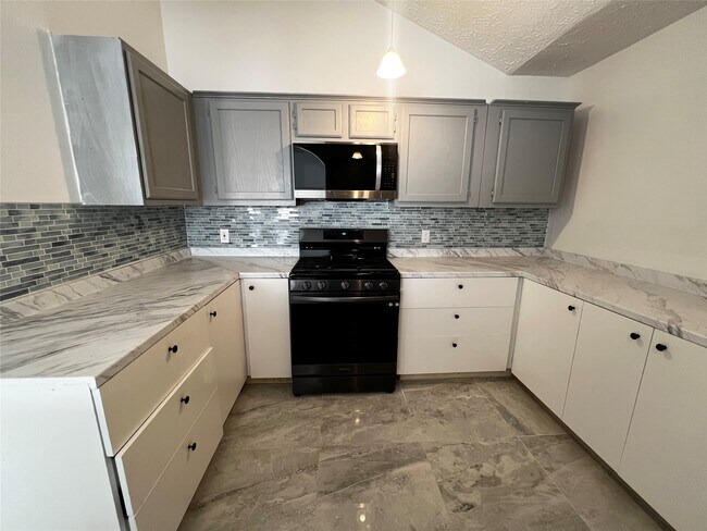 Foto del edificio - 7019 Haven Creek Dr