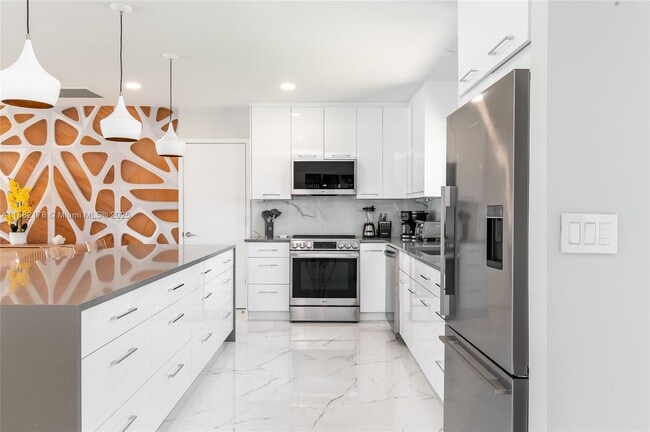 Foto del edificio - 21230 NE 25th Ct
