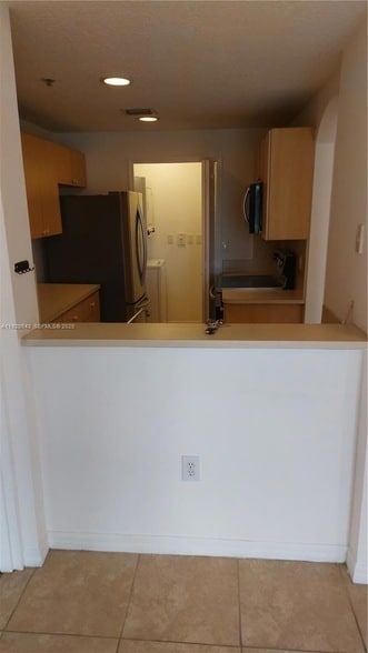 Foto del edificio - 6560 NW 114th Ave