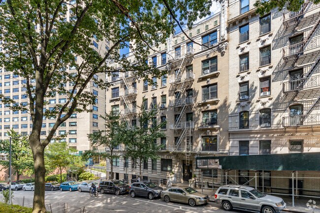 Foto del edificio - 552 Riverside Dr