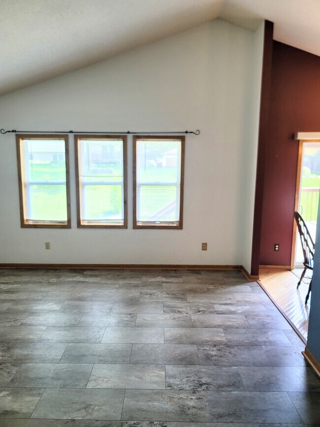 Foto del edificio - 5814 44th Ave NW