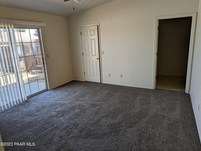 Building Photo - 8360 E Stevens Dr