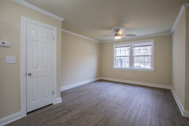 Building Photo - Cozy 2 BR/1 BA Apartment in Fairfax Village!