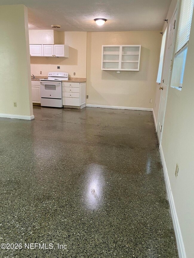 Building Photo - 912 Arco Dr