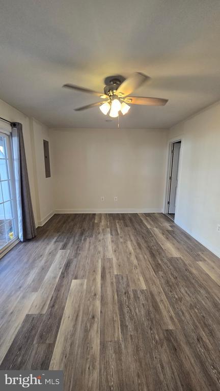 Foto del edificio - 8754 Elsing Green Dr