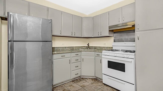 Building Photo - 400 E Randolph St