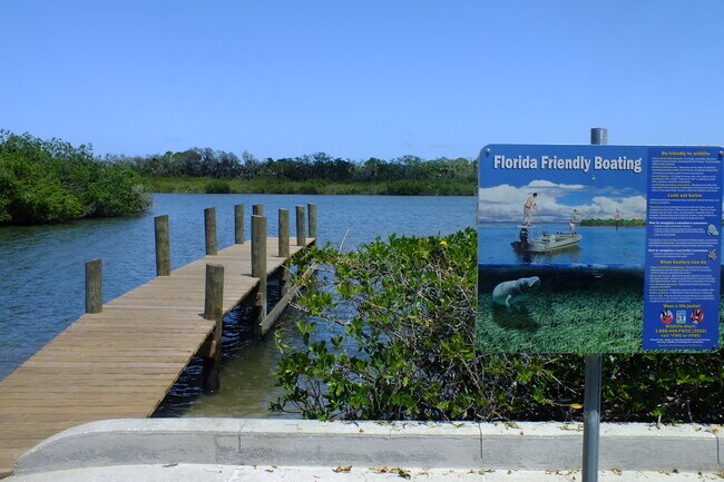 Foto del edificio - 20 River Park Blvd