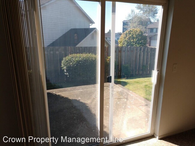 Foto del edificio - 1376-1378 Northern Heights Loop NE