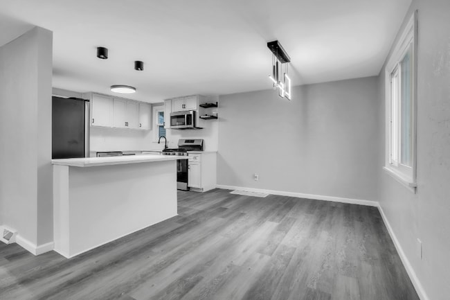 Foto del edificio - 1209 Cloverfield Dr