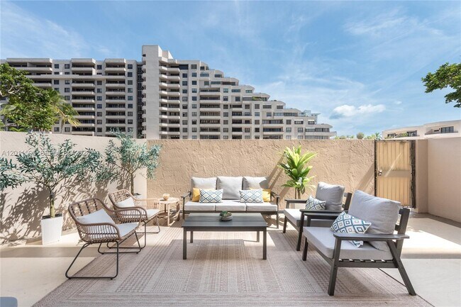 Building Photo - 201 Crandon Blvd