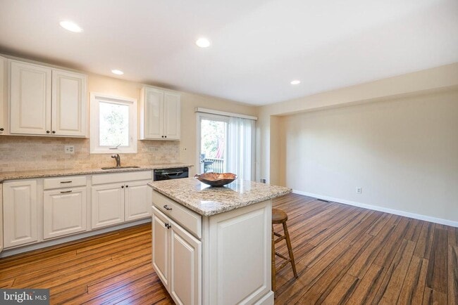 Building Photo - 3930 Gatehouse Lane