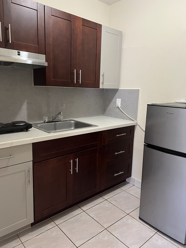 Building Photo - 1131 NE 170th St