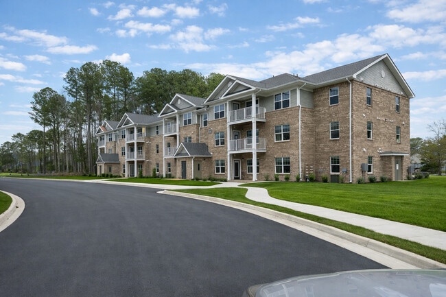 Building Photo - Oak Terrace