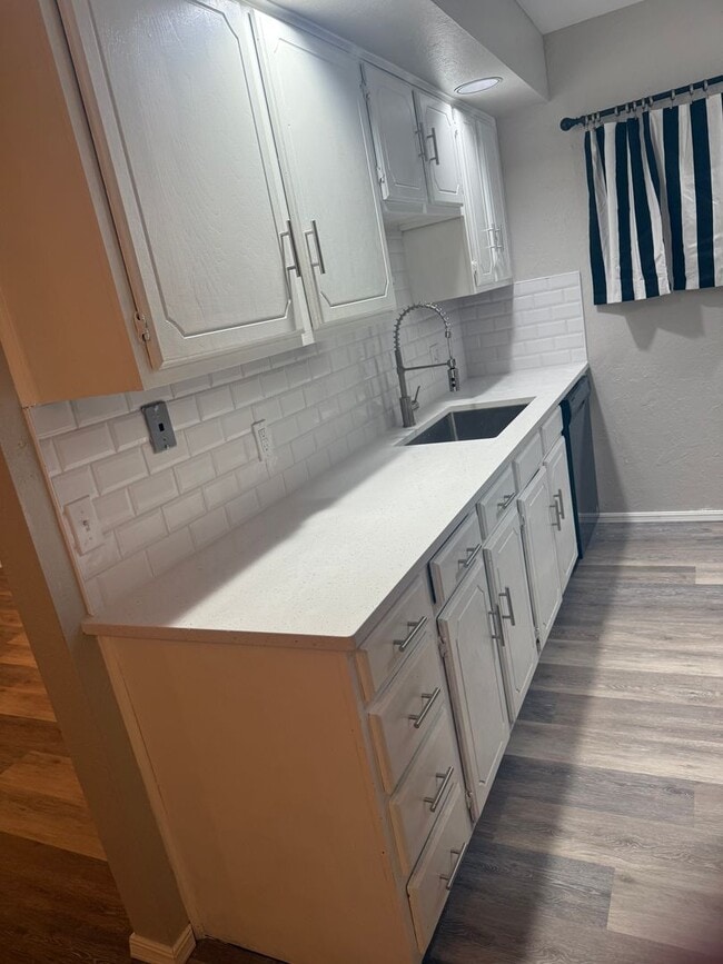 Building Photo - Condominium