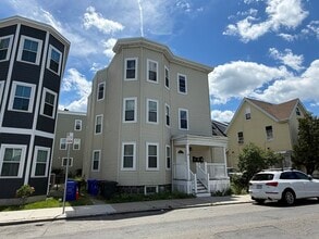 Building Photo - 26 Elder St