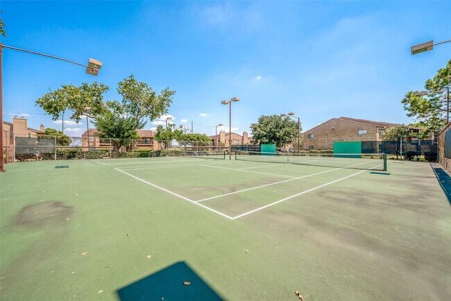 Foto del edificio - 10555 Turtlewood Ct