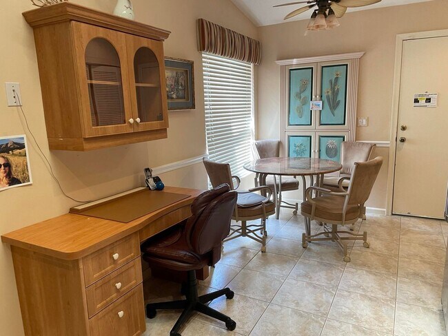 Building Photo - 5795 Royal Lake Cir