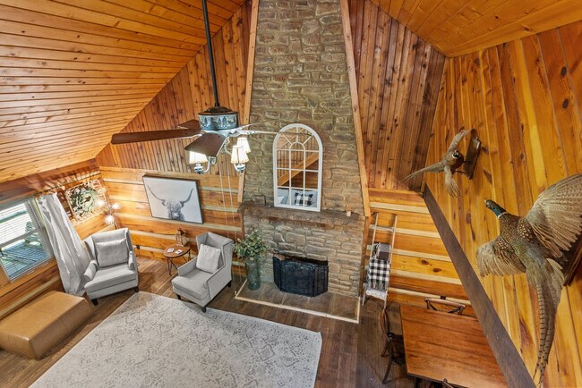 Foto del edificio - 1617 Bear Track Rd