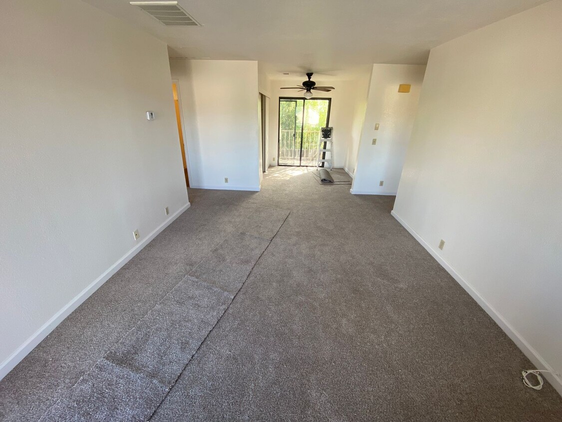 Primary Photo - La Tierra Gardens - 2/1 Upstairs Apartment