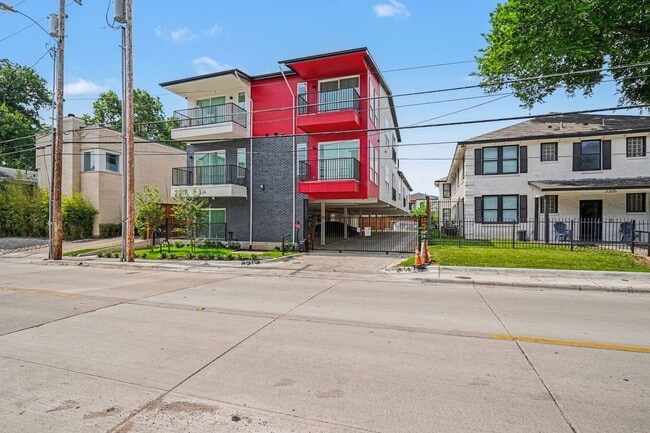 Building Photo - Be the first to live in Unit 303 at 2217 Fitzhugh—a brand-new 2026 construction offering 778 sq f...