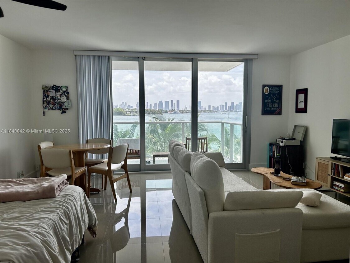 Foto principal - 1000 West Ave