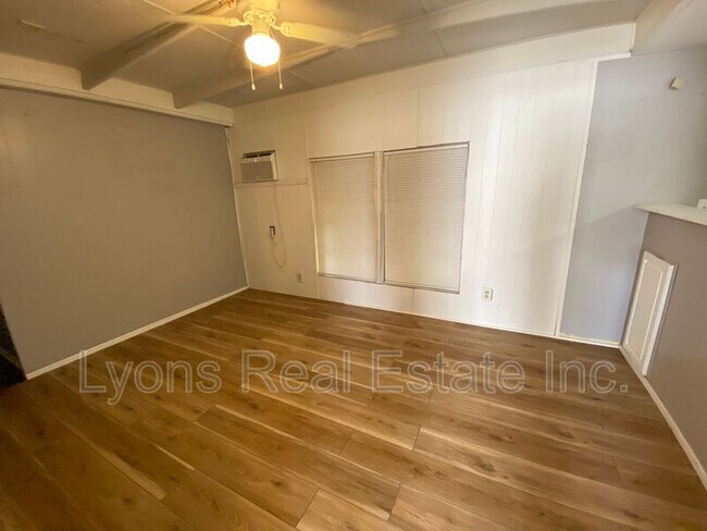 Foto del edificio - 2212 Cantor Ln