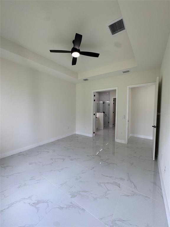 Foto del edificio - 16475 Hillsborough Blvd