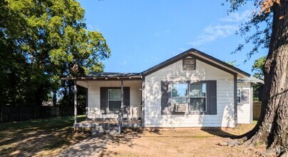 Building Photo - 1115 Arkansas St