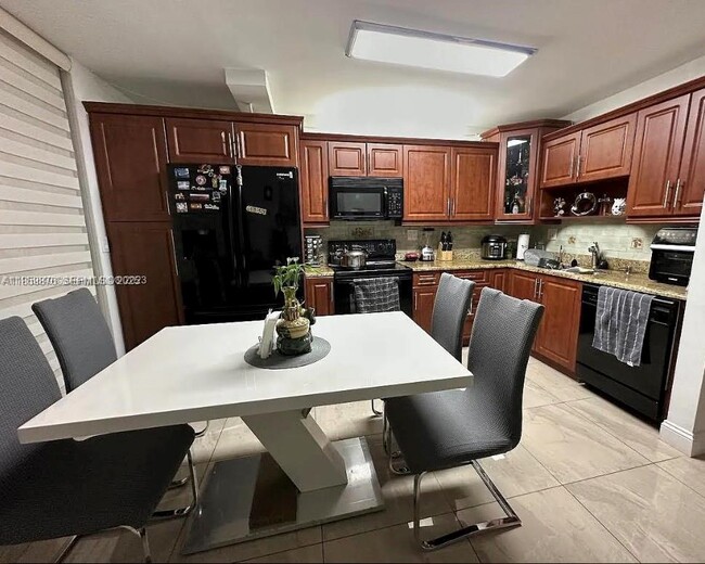 Foto del edificio - 1790 SW 122nd Pl