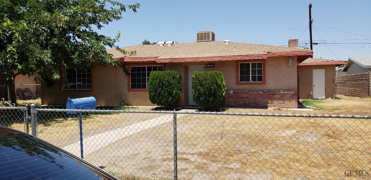 Primary Photo - 1200 White Ln