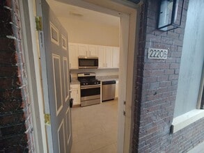 Building Photo - 2220 S 9th St