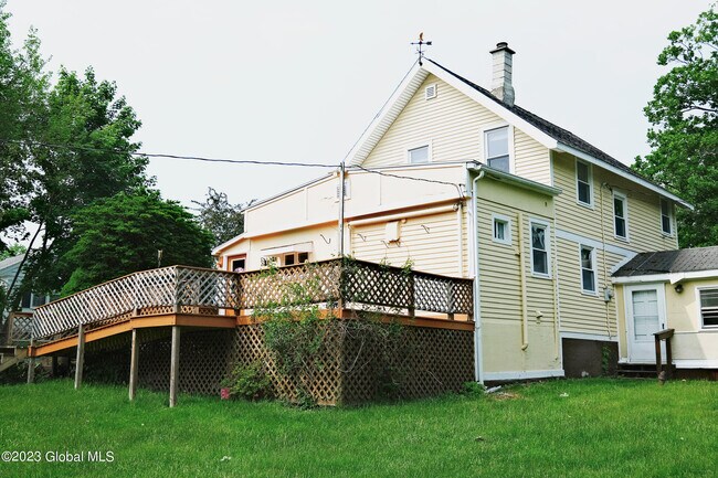 Building Photo - 1 Linden Ave