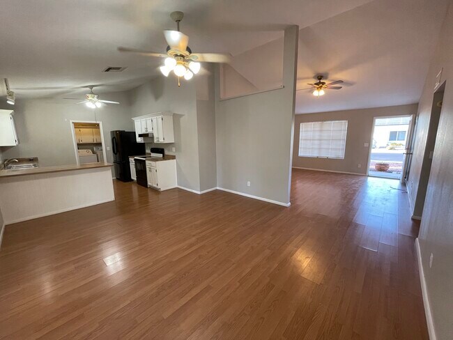 Building Photo - 4713 W Villa Maria Dr