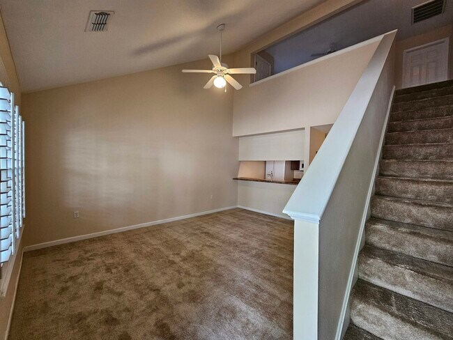 Foto del edificio - 2738 W Tharpe St