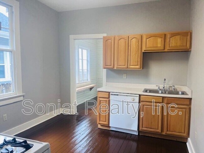 Building Photo - 3506 Baudin St