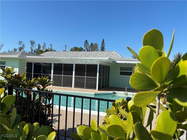 Foto del edificio - 5917 SW 1st Ct