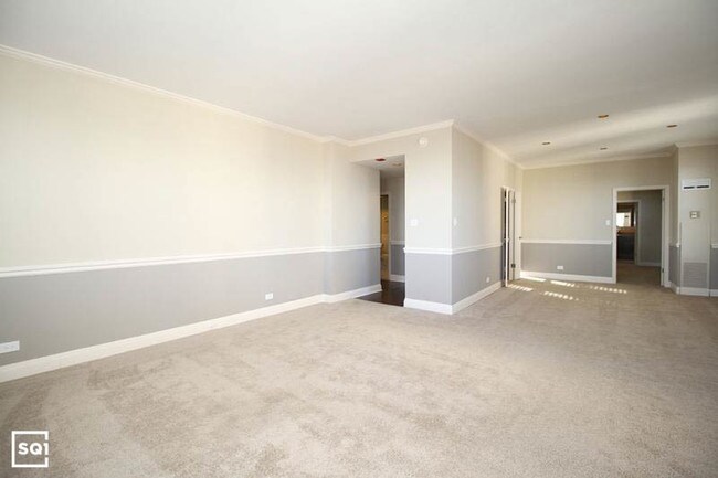 Building Photo - 310 W Belden Ave