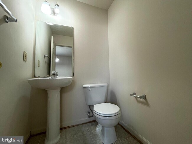 Building Photo - 10 Belladonna Ln