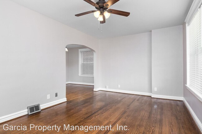 Building Photo - 4914 Tholozan Ave