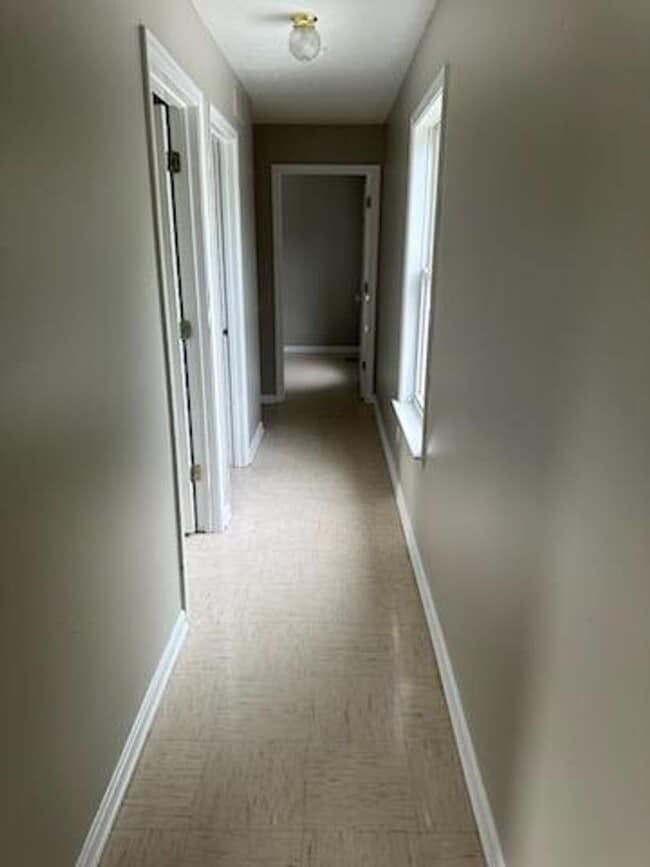 Foto del edificio - Newly Renovated 2 BR/1BA