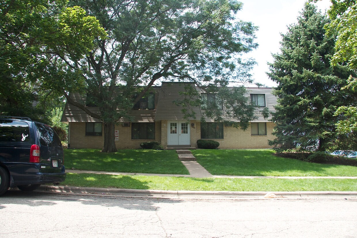 Foto principal - 802-806 Brandie Rd
