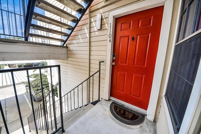 Building Photo - 2750 Holly Hall St