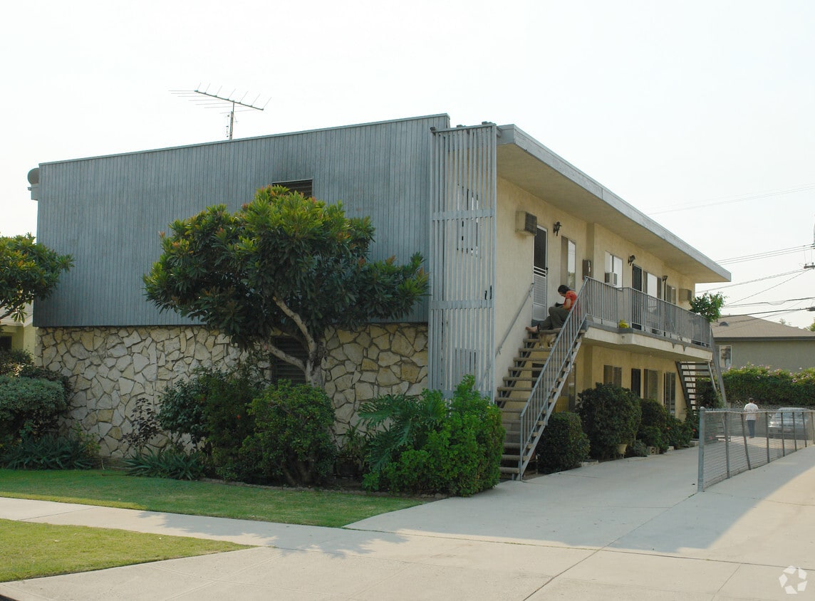 Primary Photo - 3444 Garden Ave
