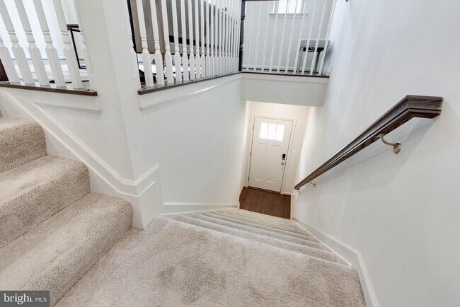 Foto del edificio - 3058 Bretons Ridge Way