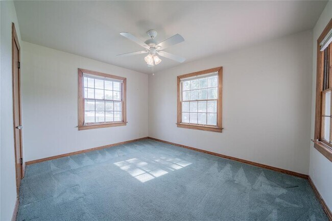 Foto del edificio - 106 W 7th St