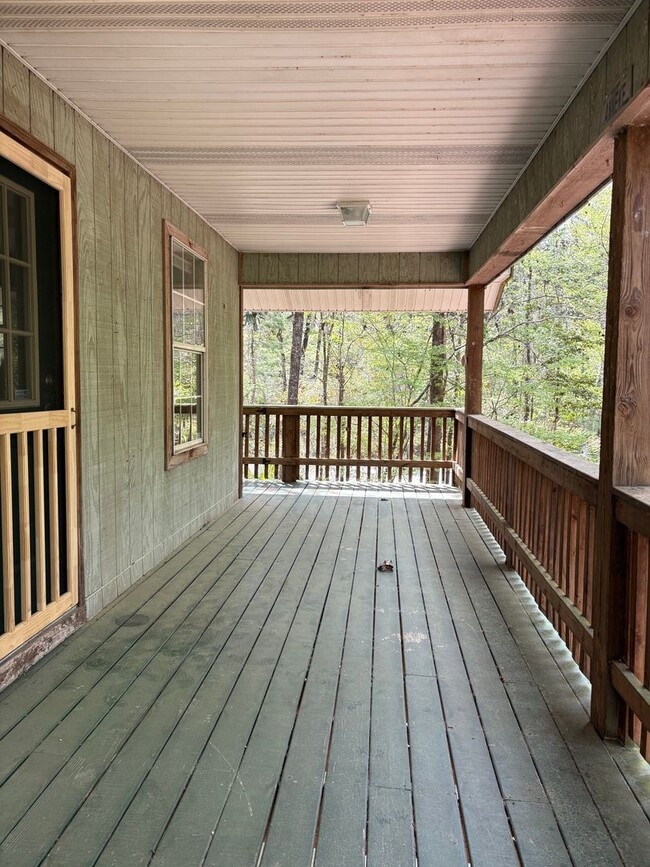 Building Photo - Cozy 2 Bedroom Retreat Available SOON!