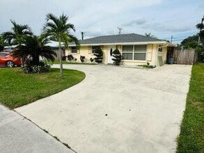 Building Photo - 9482 N Military Trl